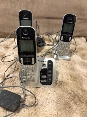 Panasonic KX-TGC222S Expandable Digital Cordless Answering System with‎ 2...